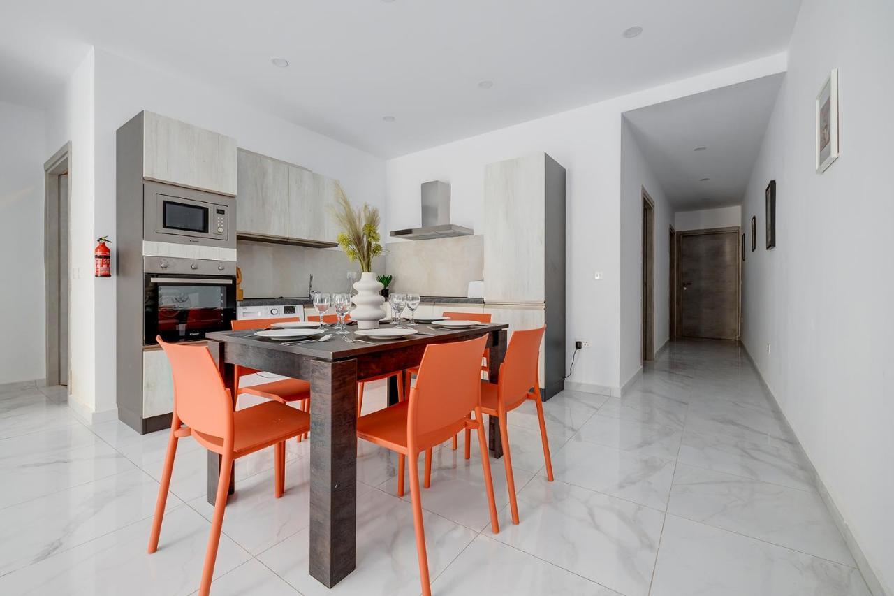 Modern Family Holiday Retreat In Gzira Слима Экстерьер фото