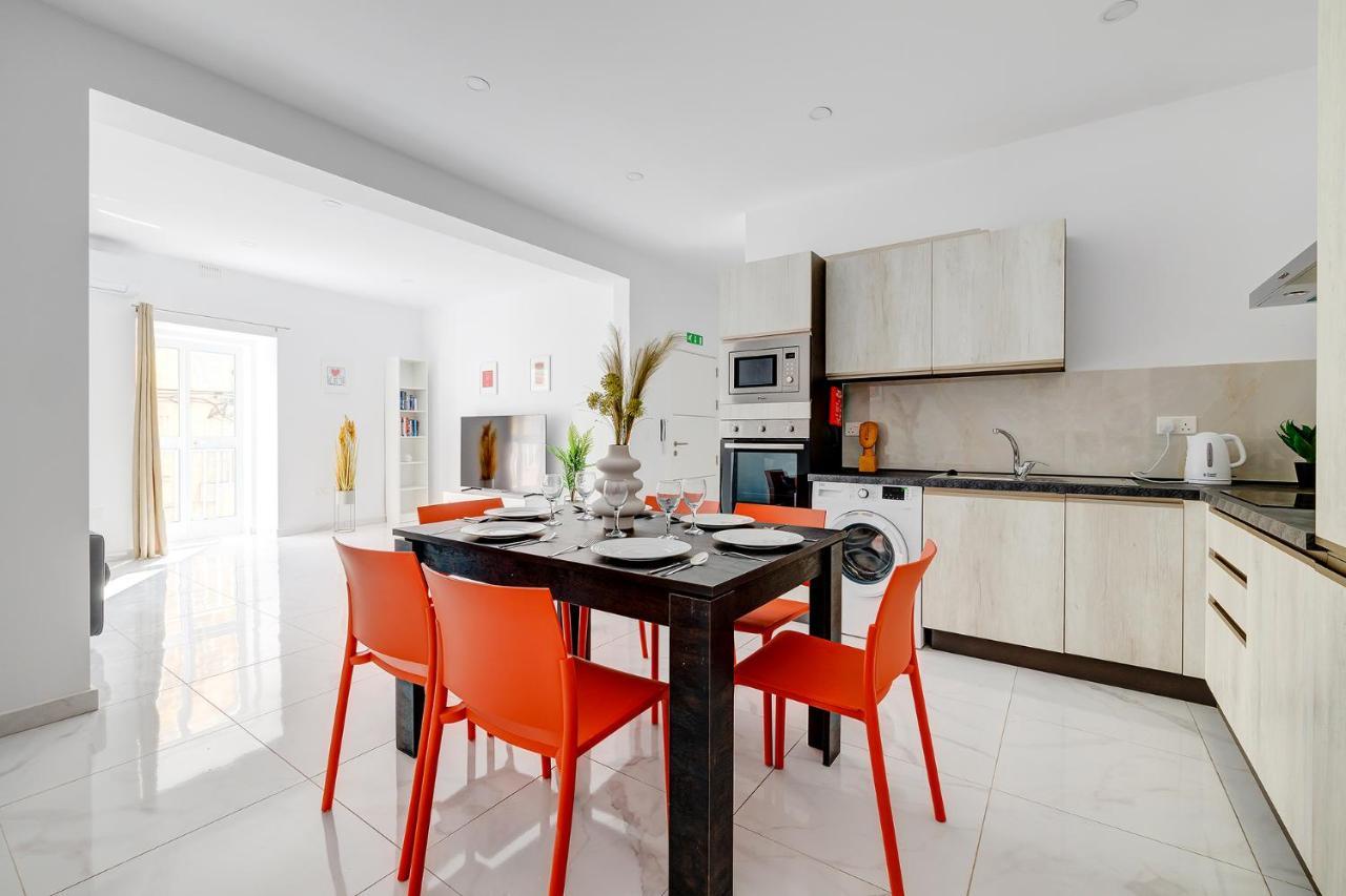 Modern Family Holiday Retreat In Gzira Слима Экстерьер фото