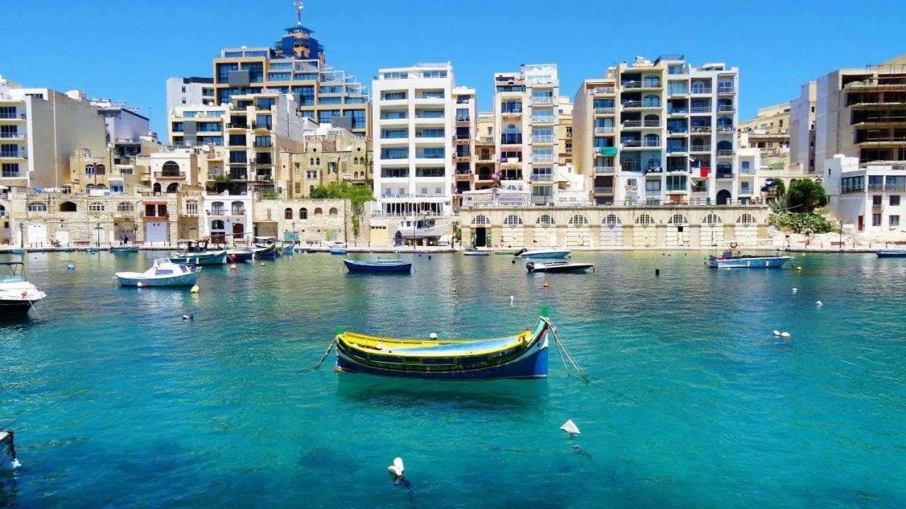 Modern Family Holiday Retreat In Gzira Слима Экстерьер фото