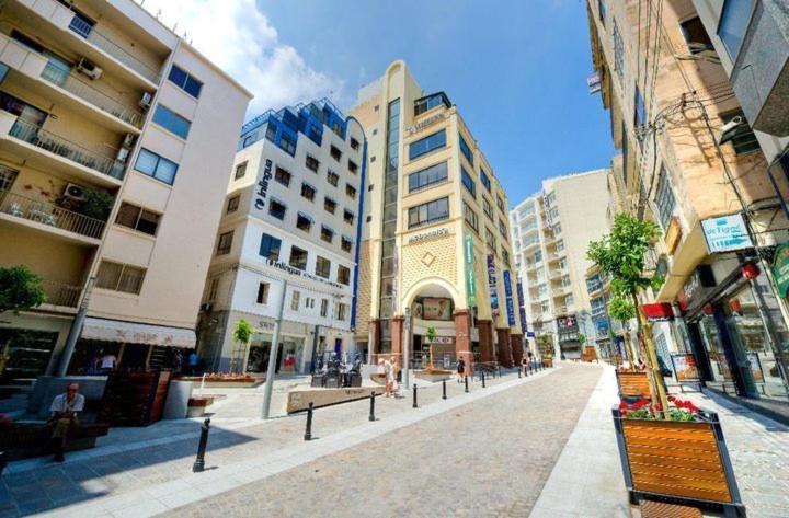 Modern Family Holiday Retreat In Gzira Слима Экстерьер фото