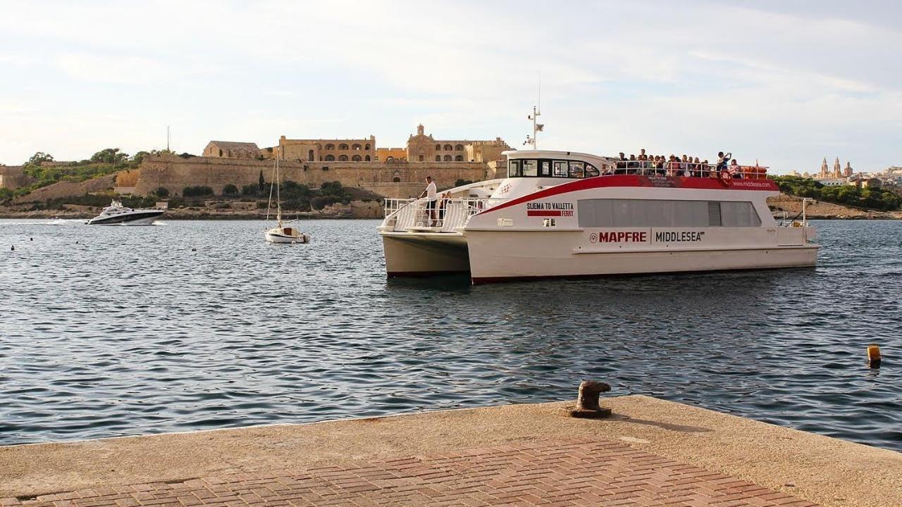 Modern Family Holiday Retreat In Gzira Слима Экстерьер фото