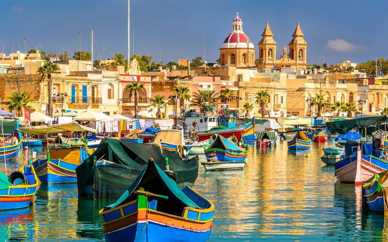Modern Family Holiday Retreat In Gzira Слима Экстерьер фото